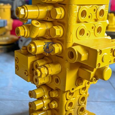 PC160LC-7 PC160-7 Máy đào van điều khiển Komatsu, 723-57-16100 Máy đào Phần chính