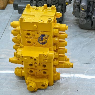 723-24-10601 723-25-10503 723-25-10501 Dành cho Komatsu D61EX-12 BULLDOZERS Van điều khiển chính thủy lực Phụ tùng máy móc xây dựng Hậu mãi Chất lượng cao Chính hãng
