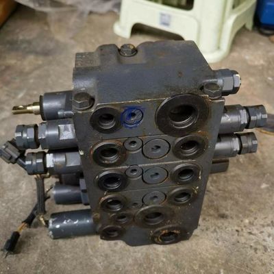 723-82-31100 7238231100 723-82-30100 Đối với Komatsu FD35/40-10 FD35Y/40Y-10 FD40Z-10 FD45-10 Phân tích xe nâng thủy lực VALVE điều khiển chính